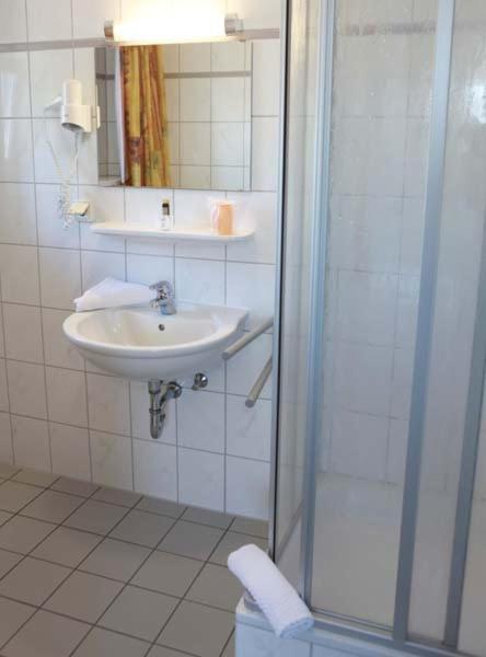 Hotel Wetterau - Self-Check-In Wolfersheim Экстерьер фото