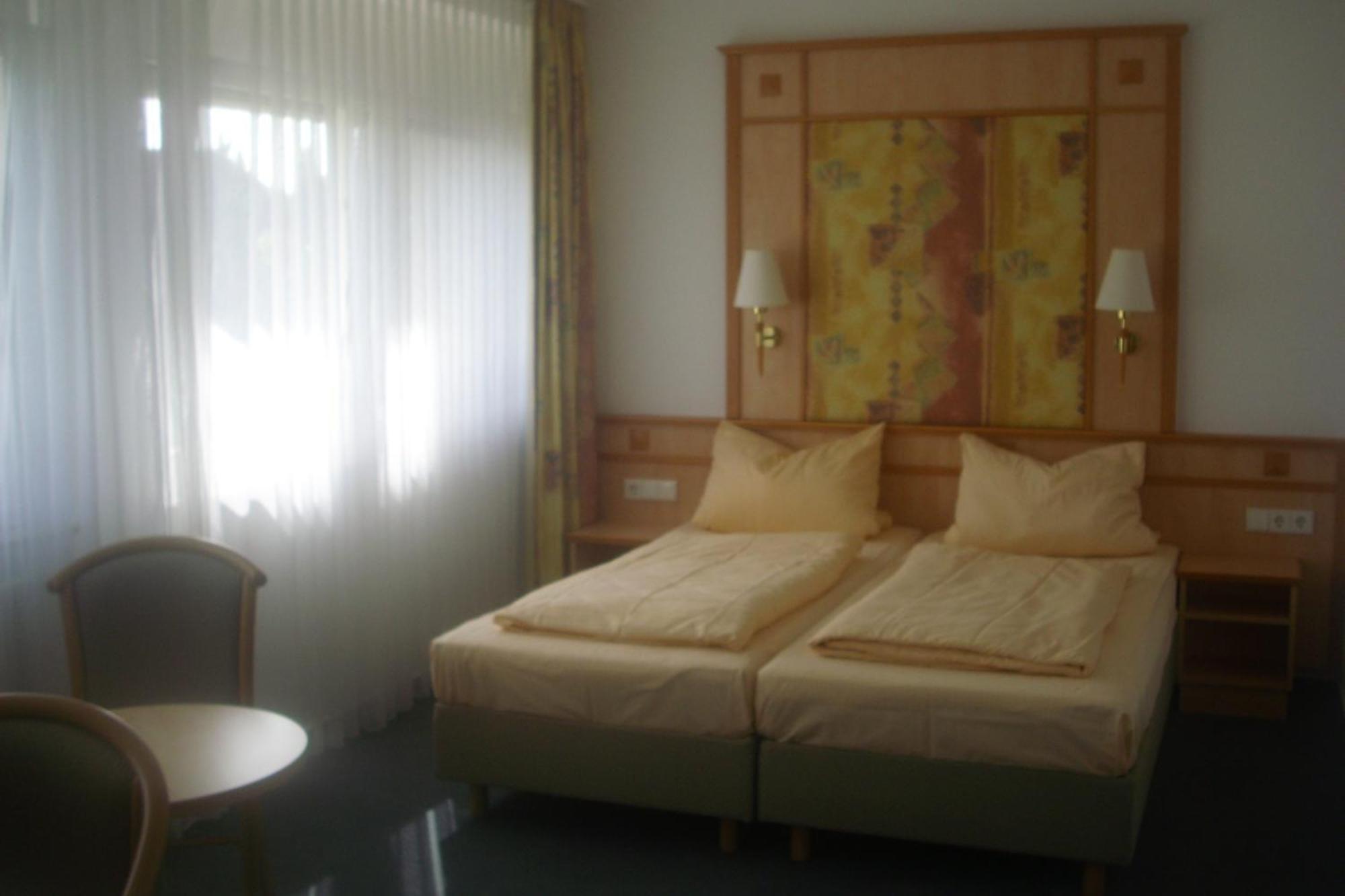 Hotel Wetterau - Self-Check-In Wolfersheim Экстерьер фото