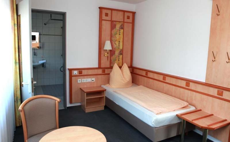 Hotel Wetterau - Self-Check-In Wolfersheim Экстерьер фото